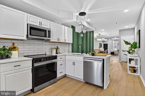 1725 E Oliver St, Baltimore, MD 21213