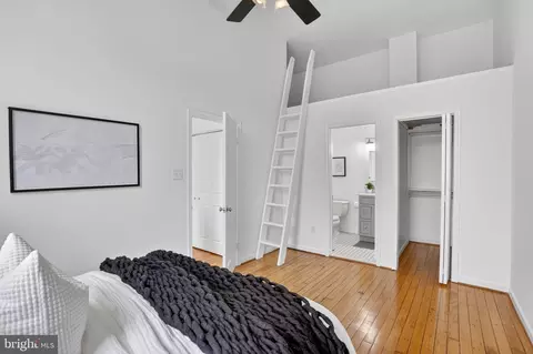 Bedroom - 823 S Sharp St, Baltimore, MD 21230 photo 4 of 6