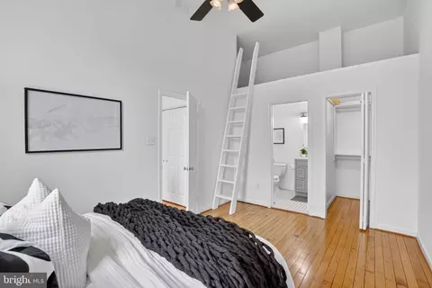 Bedroom - 823 S Sharp St, Baltimore, MD 21230 photo 5 of 6