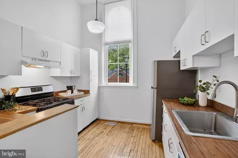 Kitchen - 823 S Sharp St, Baltimore, MD 21230 photo 1 of 5