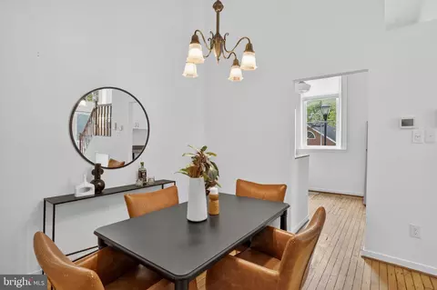 Dining - 823 S Sharp St, Baltimore, MD 21230 photo 2 of 3