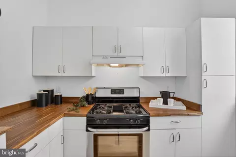 Kitchen - 823 S Sharp St, Baltimore, MD 21230 photo 3 of 5