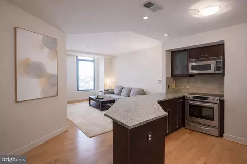 675 President St #2607, Baltimore, MD 21202