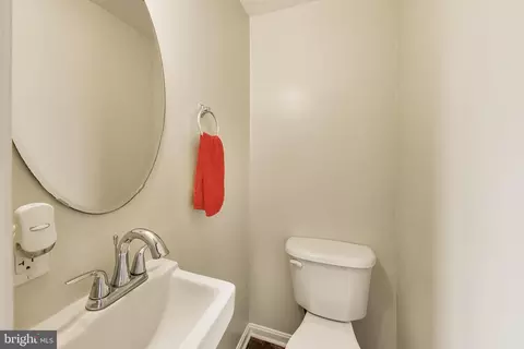 Entry Way - 4613 Dillon St, Baltimore, MD 21224 photo 1 of 1