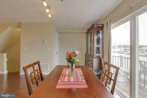 Dining - 4613 Dillon St, Baltimore, MD 21224 photo 3 of 3