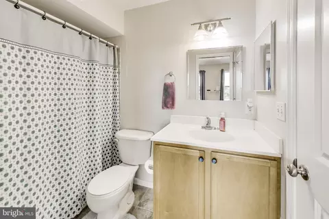 Bath - 4613 Dillon St, Baltimore, MD 21224 photo 3 of 4