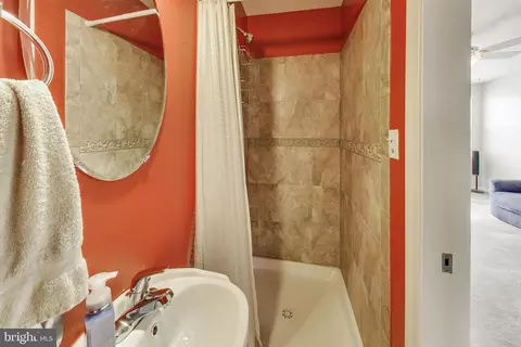 Bath - 4613 Dillon St, Baltimore, MD 21224 photo 4 of 4