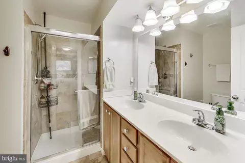 Bath - 4613 Dillon St, Baltimore, MD 21224 photo 1 of 4