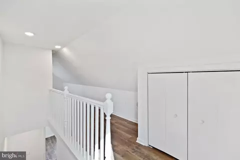 Entry Way - 3731 Falls Rd, Baltimore, MD 21211 photo 8 of 8