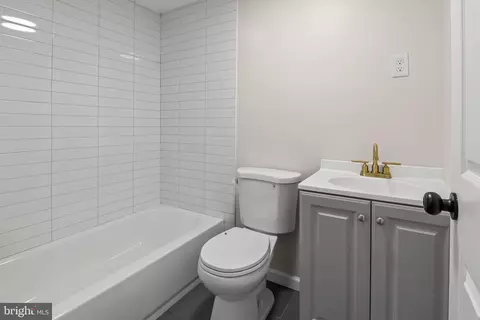 Bath - 2813 Kirk Ave, Baltimore, MD 21218 photo 3 of 3
