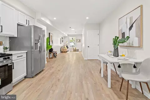 Entry Way - 2813 Kirk Ave, Baltimore, MD 21218 photo 7 of 11