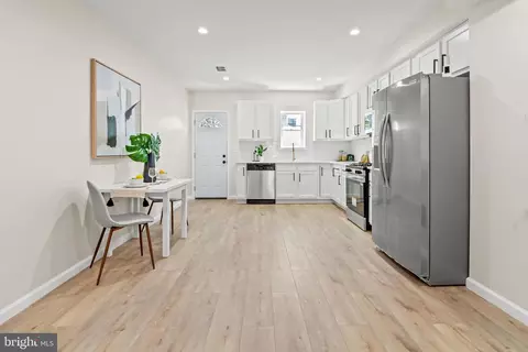 Entry Way - 2813 Kirk Ave, Baltimore, MD 21218 photo 2 of 11