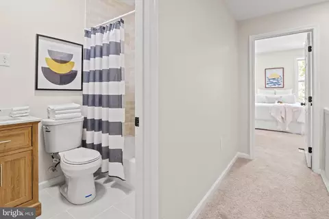 Entry Way - 2813 Kirk Ave, Baltimore, MD 21218 photo 8 of 11