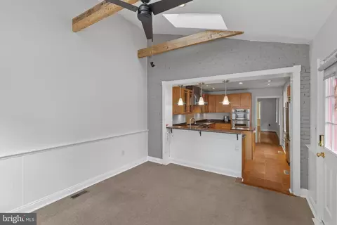 Entry Way - 2038 E Pratt St, Baltimore, MD 21231 photo 2 of 3