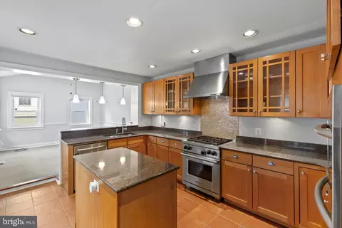 Kitchen - 2038 E Pratt St, Baltimore, MD 21231 photo 1 of 2