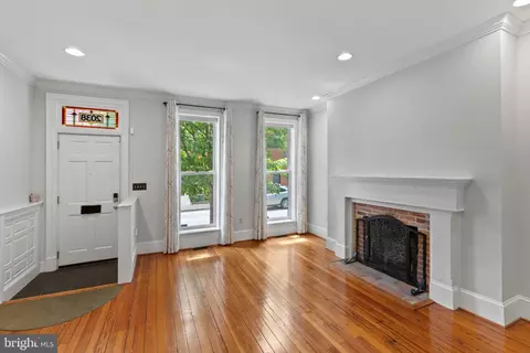Entry Way - 2038 E Pratt St, Baltimore, MD 21231 photo 1 of 3