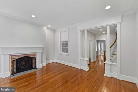 Living - 2038 E Pratt St, Baltimore, MD 21231 photo 1 of 3