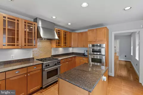 Kitchen - 2038 E Pratt St, Baltimore, MD 21231 photo 2 of 2