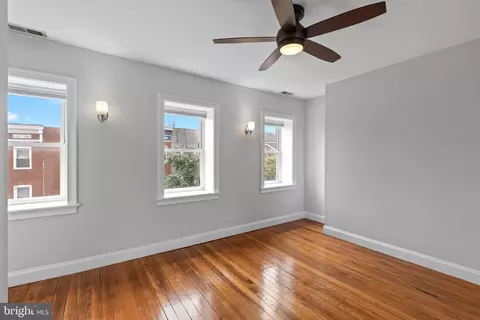 Bedroom - 2038 E Pratt St, Baltimore, MD 21231 photo 2 of 2