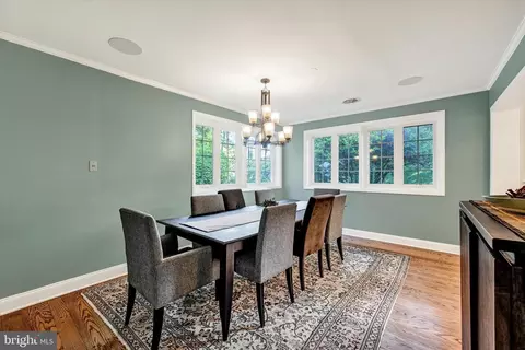 Dining - 904 Bellemore Rd, Baltimore, MD 21210 photo 1 of 2