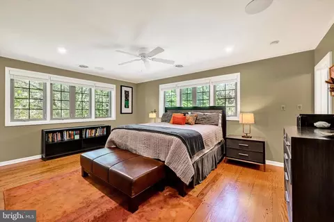 Bedroom - 904 Bellemore Rd, Baltimore, MD 21210 photo 4 of 9