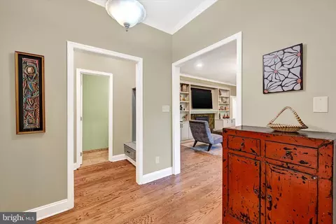 Entry Way - 904 Bellemore Rd, Baltimore, MD 21210 photo 2 of 2