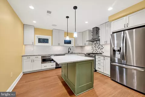 Kitchen - 904 Bellemore Rd, Baltimore, MD 21210 photo 5 of 6