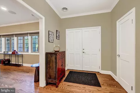 Entry Way - 904 Bellemore Rd, Baltimore, MD 21210 photo 1 of 2