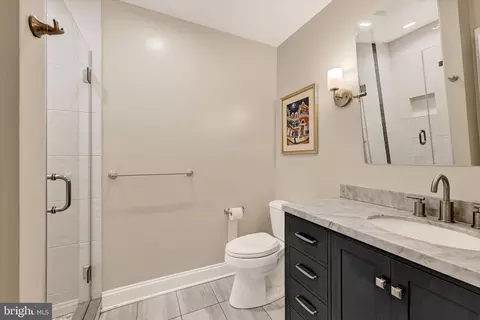 Bath - 904 Bellemore Rd, Baltimore, MD 21210 photo 2 of 10