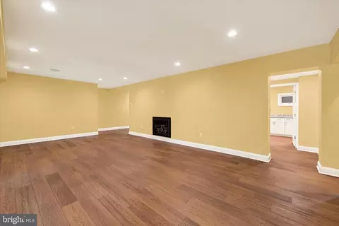 Living - 904 Bellemore Rd, Baltimore, MD 21210 photo 2 of 5