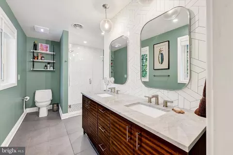 Bath - 904 Bellemore Rd, Baltimore, MD 21210 photo 6 of 10