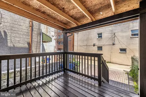 Exterior - 1405 Covington St, Baltimore, MD 21230 photo 5 of 7