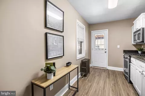 Entry Way - 1405 Covington St, Baltimore, MD 21230 photo 3 of 4