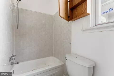 Bath - 1618 E 29th St, Baltimore, MD 21218 photo 2 of 5