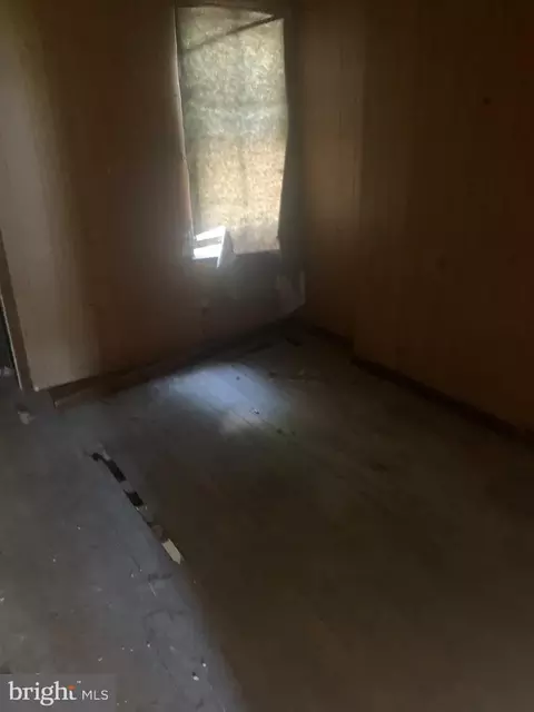 1637 Appleton St, Baltimore, MD 21217 photo 3