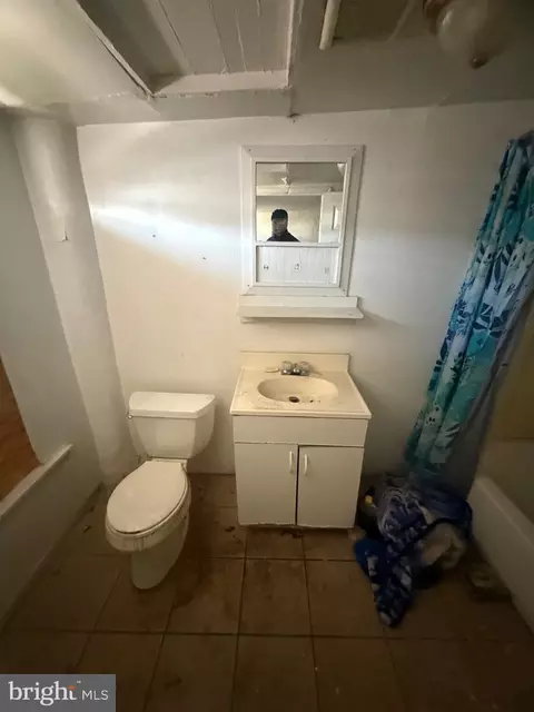 Bath - 2002 Ramsay St, Baltimore, MD 21223 photo 1 of 1