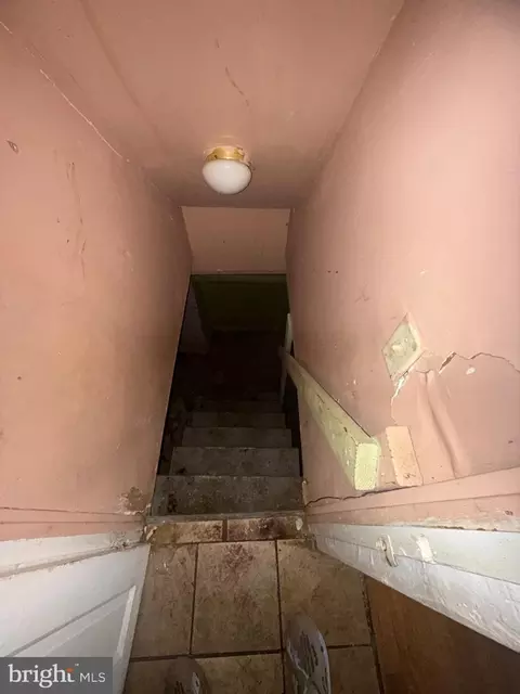 Entry Way - 2002 Ramsay St, Baltimore, MD 21223 photo 3 of 5