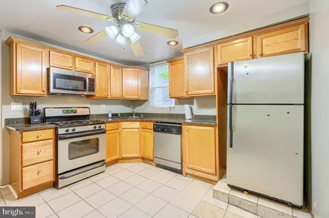 Kitchen - 306 Penn St, Baltimore, MD 21230 photo 2 of 4