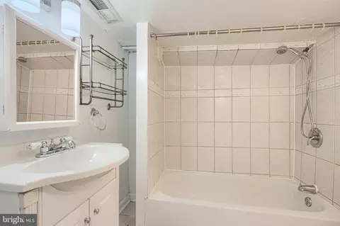 Bath - 306 Penn St, Baltimore, MD 21230 photo 1 of 5