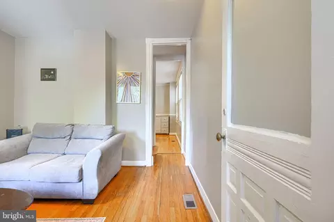 Entry Way - 306 Penn St, Baltimore, MD 21230 photo 2 of 2
