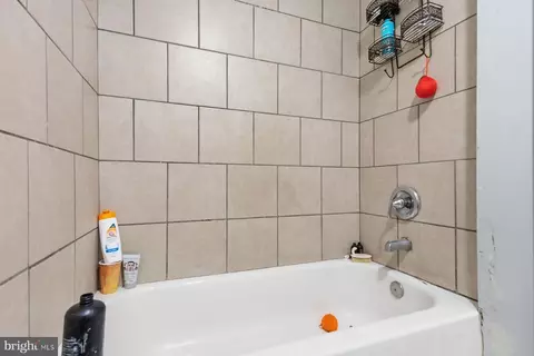 Bath - 3709 Mount Pleasant Ave, Baltimore, MD 21224 photo 2 of 2