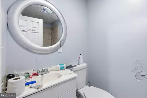 Bath - 3709 Mount Pleasant Ave, Baltimore, MD 21224 photo 1 of 2