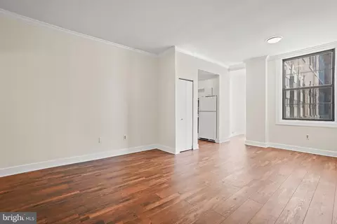 Living - 1 E Chase St #401, Baltimore, MD 21202 photo 5 of 8
