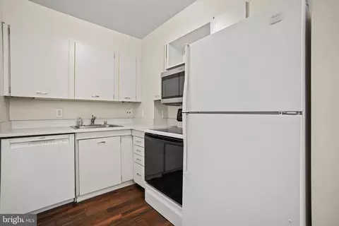 Kitchen - 1 E Chase St #401, Baltimore, MD 21202 photo 1 of 1