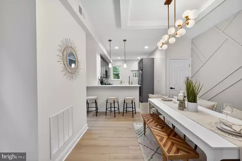 Entry Way - 3909 Norfolk Ave, Baltimore, MD 21216 photo 5 of 10