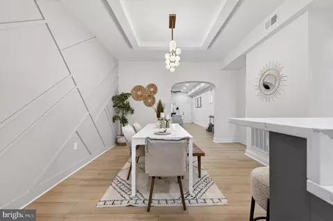 Entry Way - 3909 Norfolk Ave, Baltimore, MD 21216 photo 6 of 10