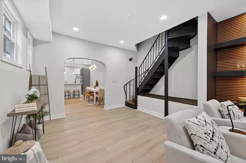 Entry Way - 3909 Norfolk Ave, Baltimore, MD 21216 photo 3 of 10