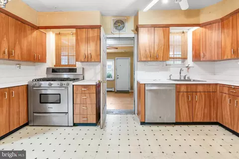Kitchen - 828 E Belvedere Ave, Baltimore, MD 21212 photo 1 of 4