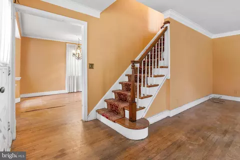 Entry Way - 828 E Belvedere Ave, Baltimore, MD 21212 photo 3 of 4