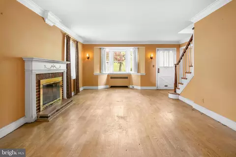 Living - 828 E Belvedere Ave, Baltimore, MD 21212 photo 3 of 7